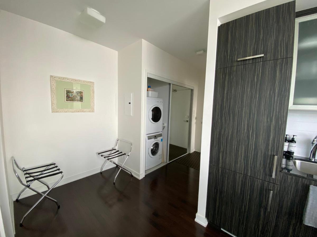Corporate Suite Торонто Екстериор снимка