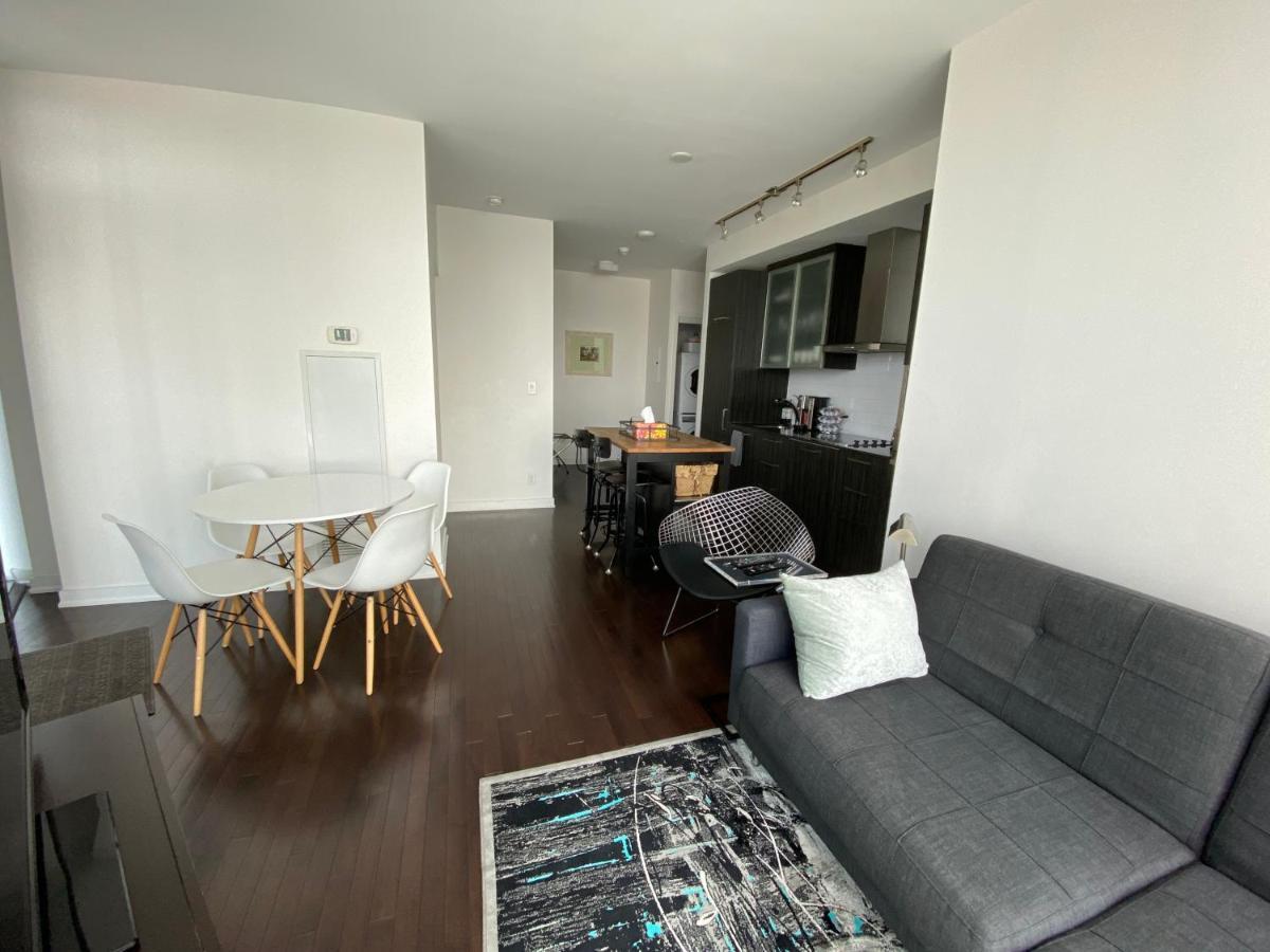 Corporate Suite Торонто Екстериор снимка