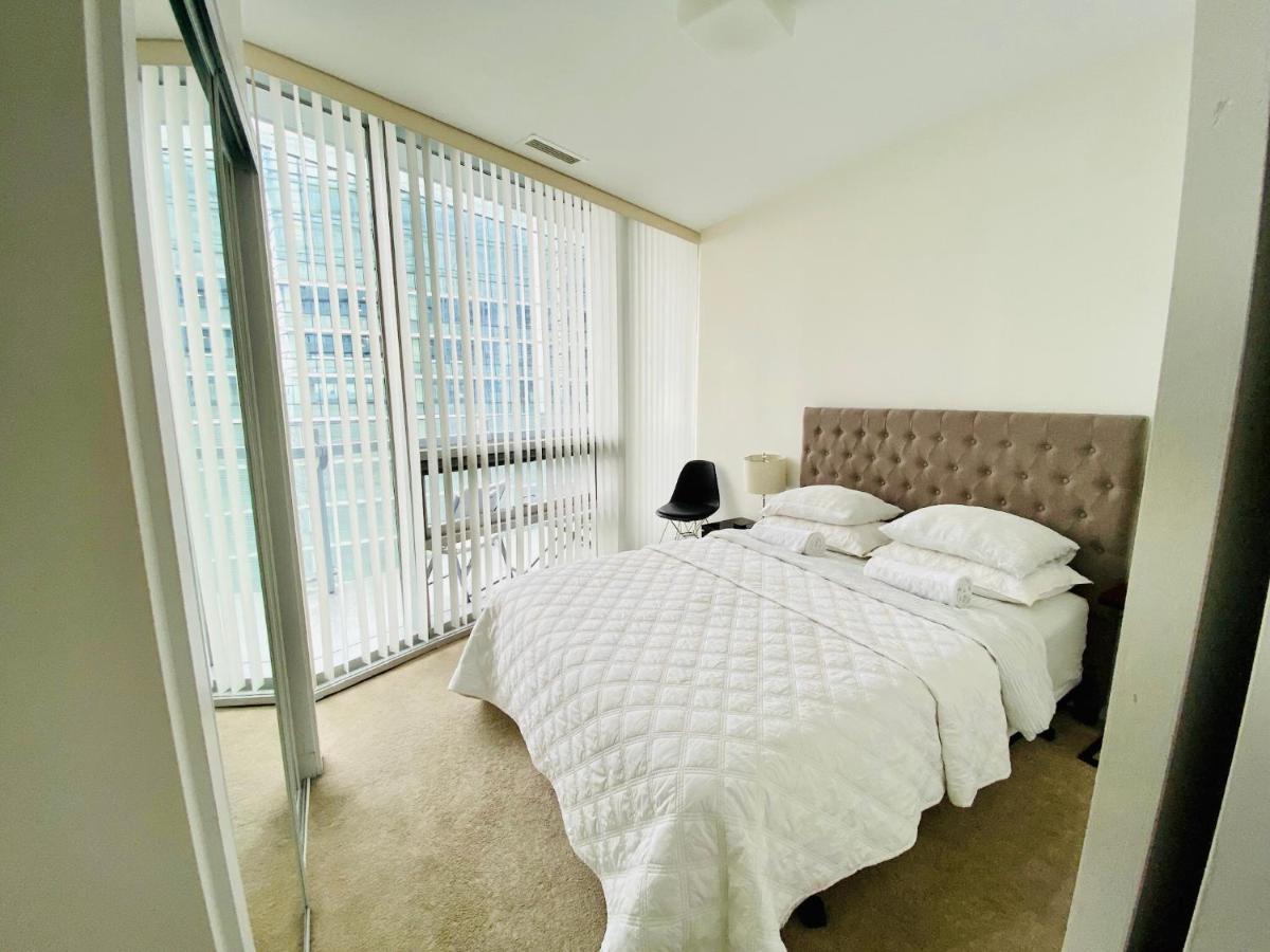 Corporate Suite Торонто Екстериор снимка