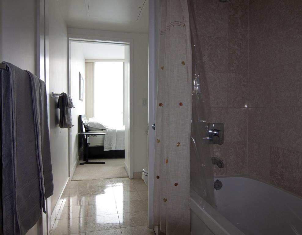 Corporate Suite Торонто Екстериор снимка